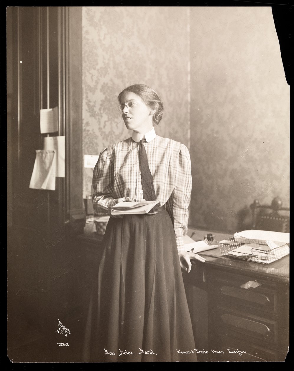 Neiti Helen Marot, 1904 (hopeagelatiinipaino) tekijältä Byron Company