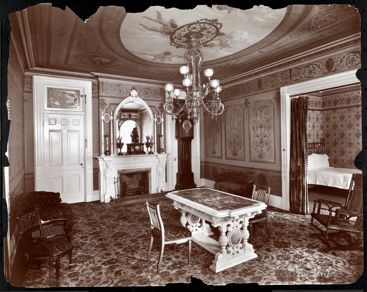 Yksityinen olohuone Hoffman House -hotellissa, 1907 (hopeagelatiiniprintti) tekijältä Byron Company