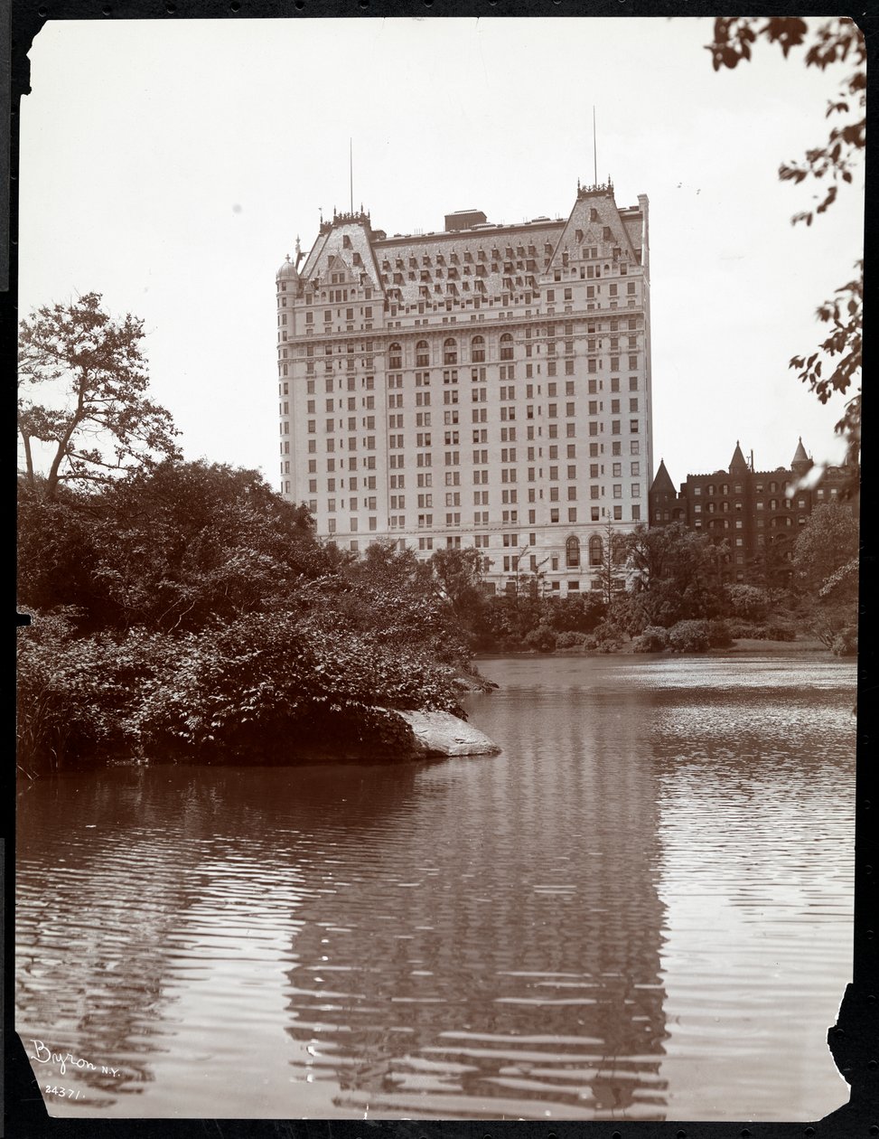 Plaza Hotel, 5th Avenue ja 59th Street, New York, 1907 (hopeagelatiiniprintti) tekijältä Byron Company