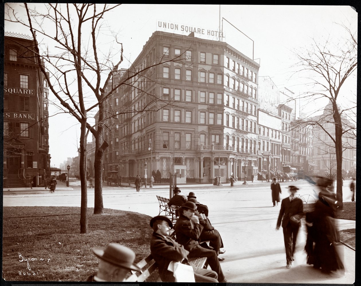 Union Square Hotel Union Square Eastissa ja 15th Streetissä New Yorkissa, 1905 (hopeagelatiiniprintti) tekijältä Byron Company