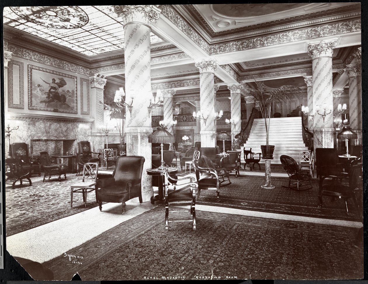 Majestic-hotellin vastaanottohuone, 1902 (hopeagelatiinipaino). tekijältä Byron Company