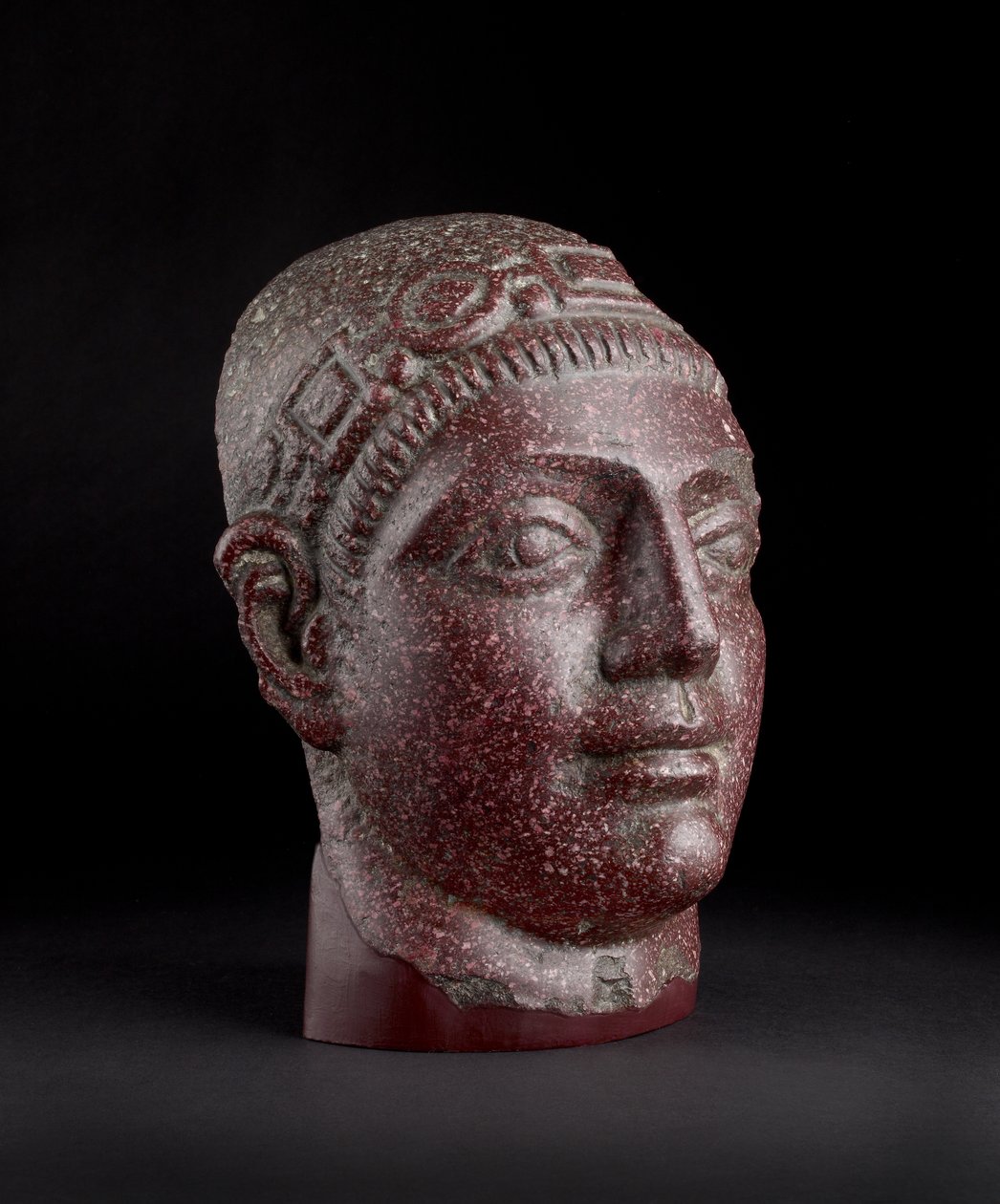 Fragmentoitu pää (porfyyri) tekijältä Byzantine