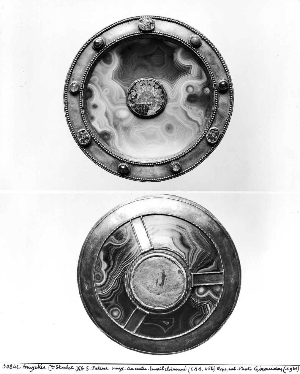 Paten ja medaljonki, joka kuvaa viimeistä ehtoollista, 9.-10. vuosisata (onyx und emali) tekijältä Byzantine