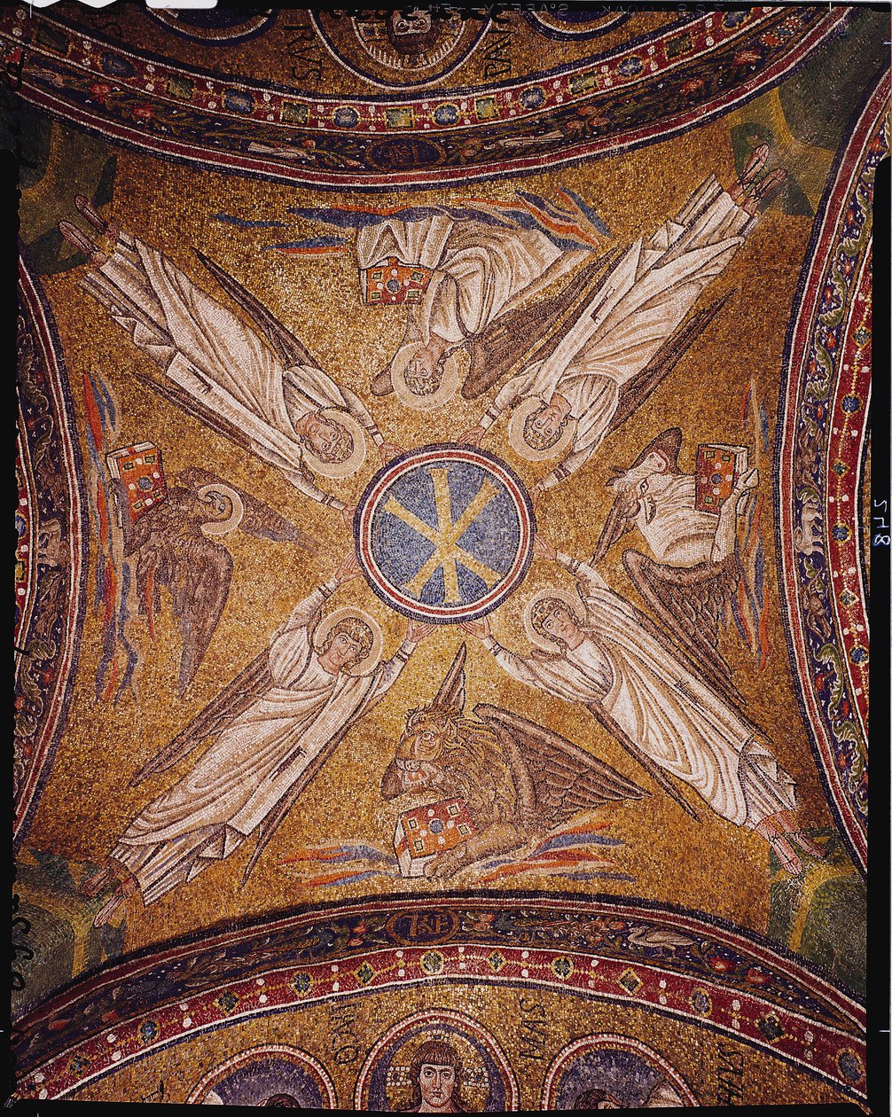 Neljä enkeliä evankelistien symboleilla, jotka ympäröivät Kristuksen chi-rho-monogrammia, arkkipiippakunnan kappelin holvista (mosaiikki) tekijältä Byzantine School