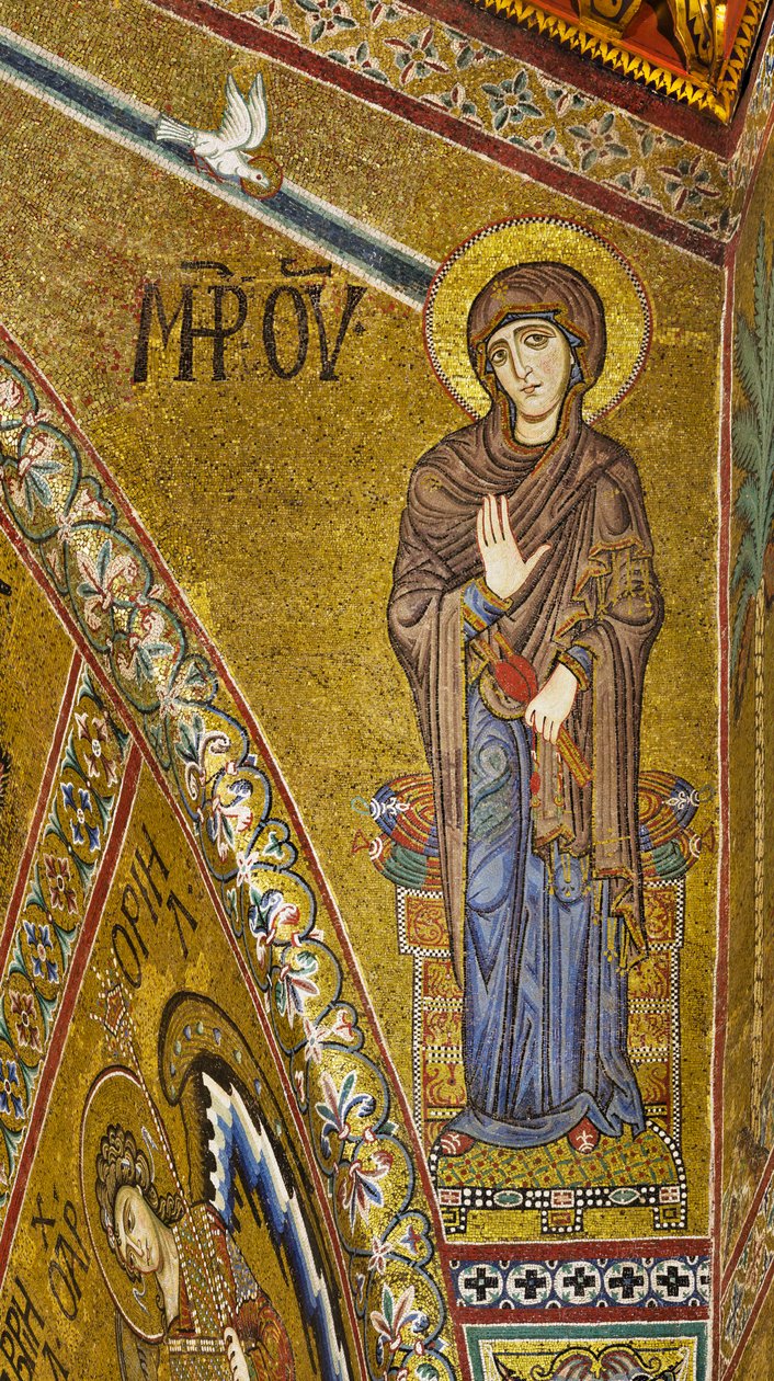 Apsi: Ilmoita neitsyt, bysanttilainen mosaiikki kultaisella taustalla apsin tympanumissa (mosaiikki) tekijältä Byzantine
