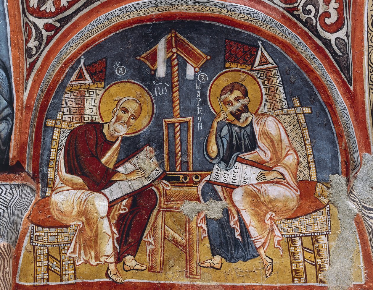 Evankelistit Luukas ja Matteus kirjoittavat evankeliumia, Karanlik Kilise (Pimeä kirkko) (1100-1200-luku), Goreme (Unescon maailmanperintöluettelo) tekijältä Byzantine