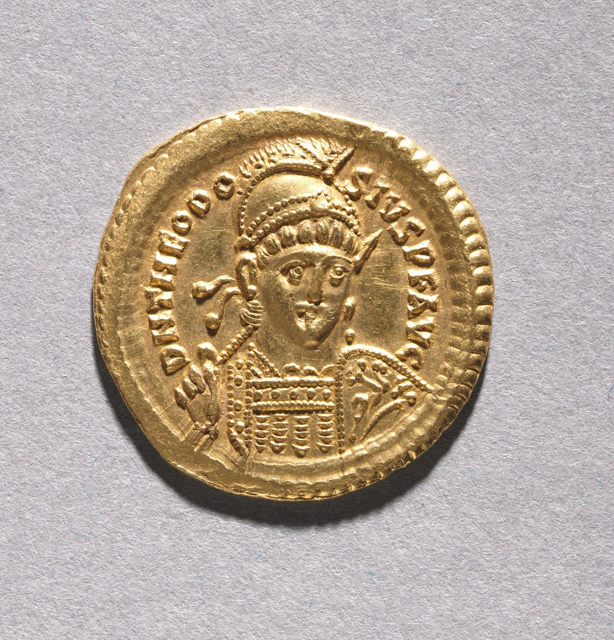 Solidus Theodosius II ja Valentinianus III tekijältä Byzantine