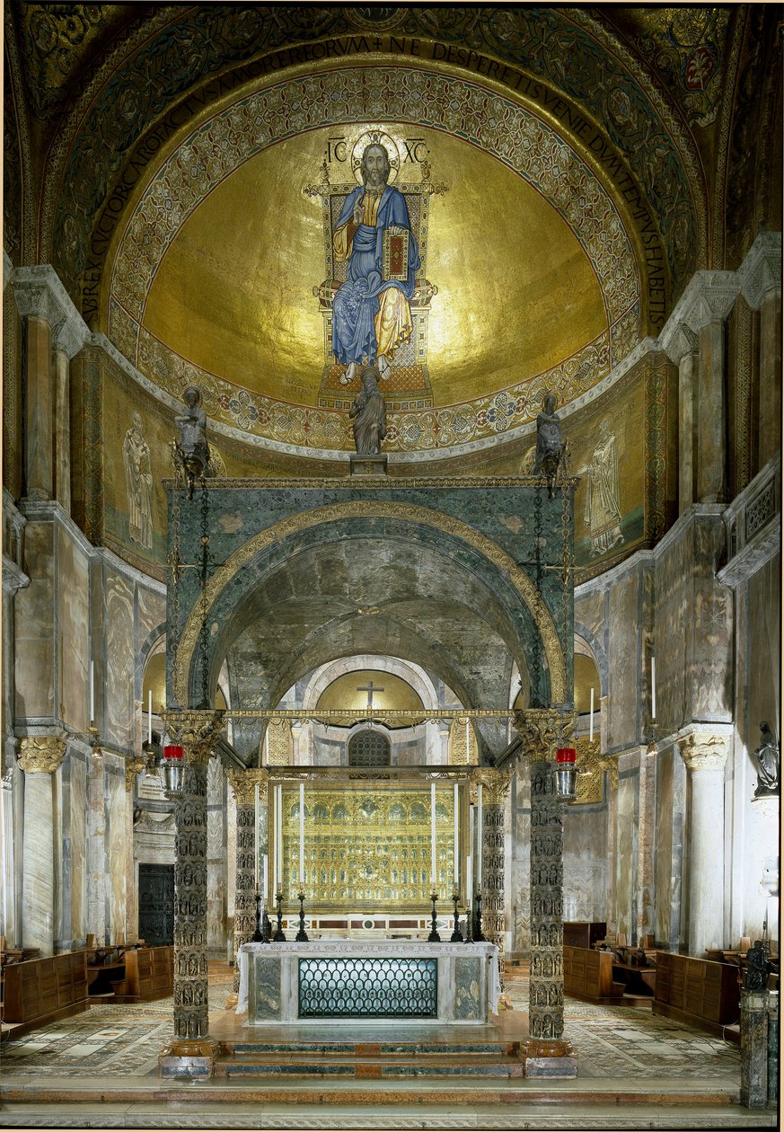 Bysanttilainen arkkitehtuuri: presbytery. Pääalttari, ciborium albasteripylväineen (5. ja 1200-luvulla), pääkaupungit (1100-luvulla) ja Pala d