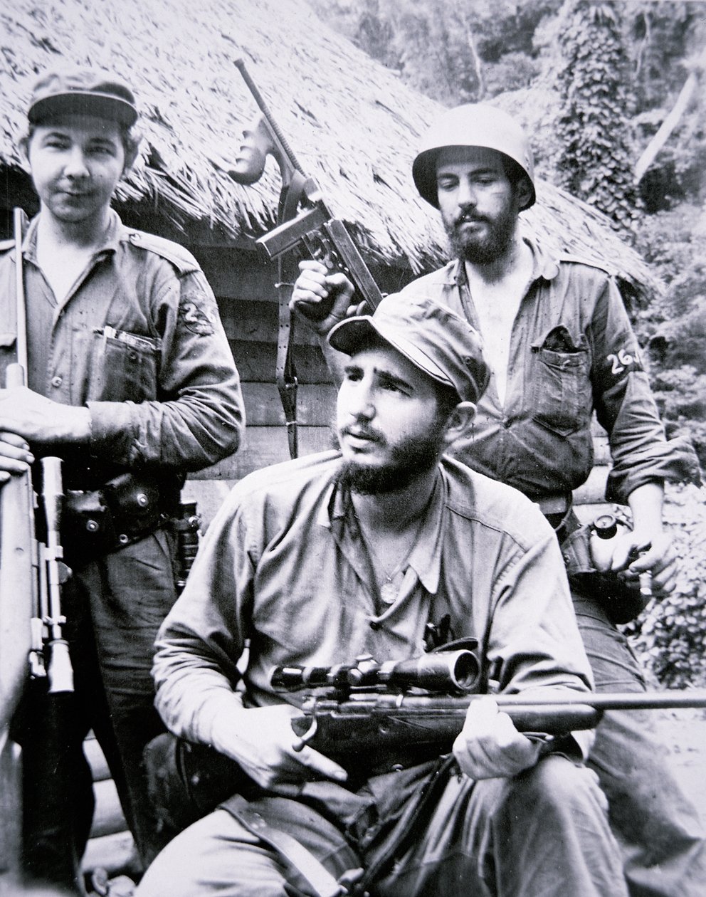 Fidel Castro Sierra Maestran vuoristossa tekijältä J.B. and Brown J. Rowbotham