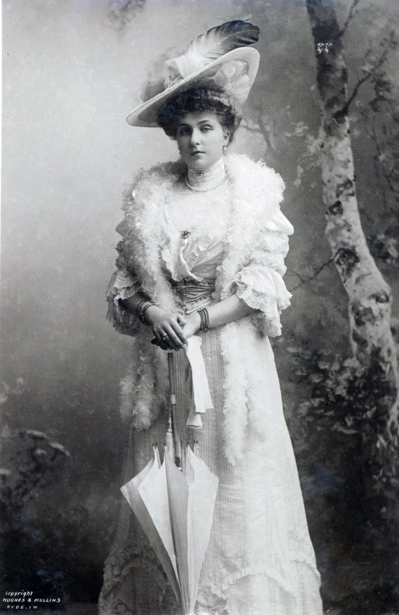 Espanjan kuningatar, Ena of Battenberg, n. 1910 (m/v kuva) tekijältä J.B. and Brown J. Rowbotham