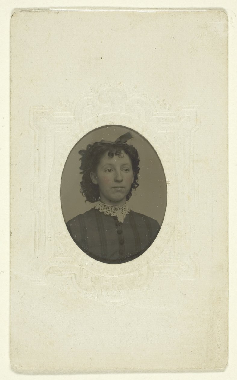 Retrat de Viola Meadfinnish tekijältä C. W. Mitchell