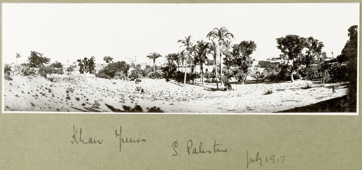 Khan Yunis, Etelä-Palestiina, heinäkuu 1917 tekijältä Capt. Arthur Rhodes