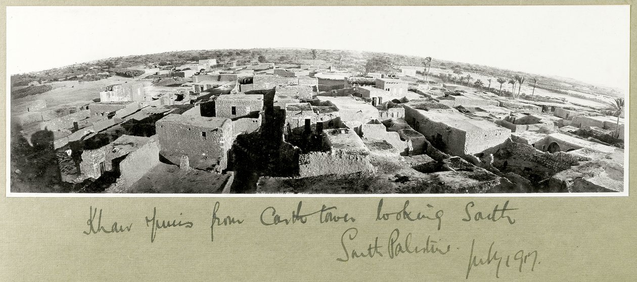 Khan Yunis linnan tornista, Etelä-Palestiina, heinäkuu 1917 tekijältä Capt. Arthur Rhodes