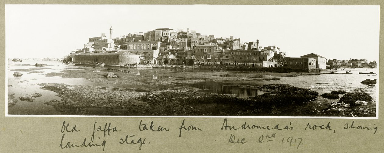 Vanha Jaffa otettu Andromedan kalliolta 2. joulukuuta 1917 tekijältä Capt. Arthur Rhodes