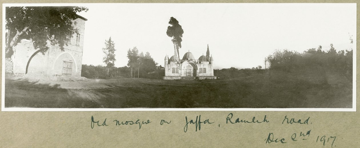 Vanha moskeija Ramleh Roadilla, Jaffassa, 2. joulukuuta 1917 tekijältä Capt. Arthur Rhodes
