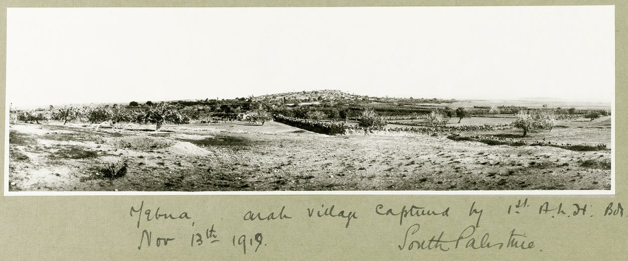 Yebna, arabikylä, jonka 1. A.L.H. Prikaati 13. marraskuuta 1917 tekijältä Capt. Arthur Rhodes