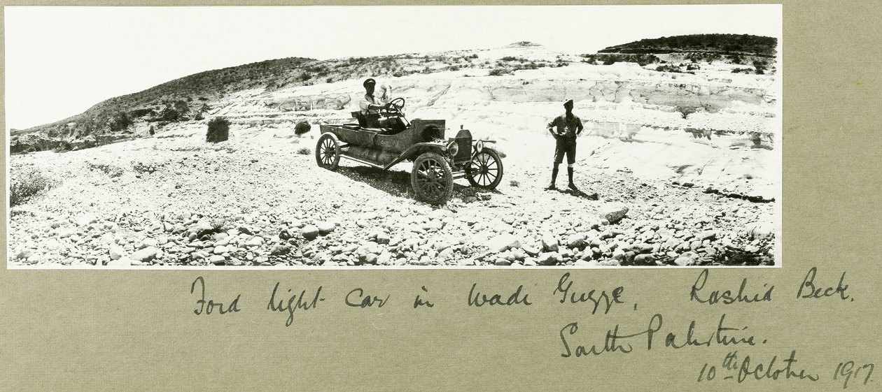Kevyt Ford-auto Wadi Guzzehissa, Rashid Beckissä, Etelä-Palestiinassa, lokakuussa 1917 tekijältä Capt. Arthur Rhodes