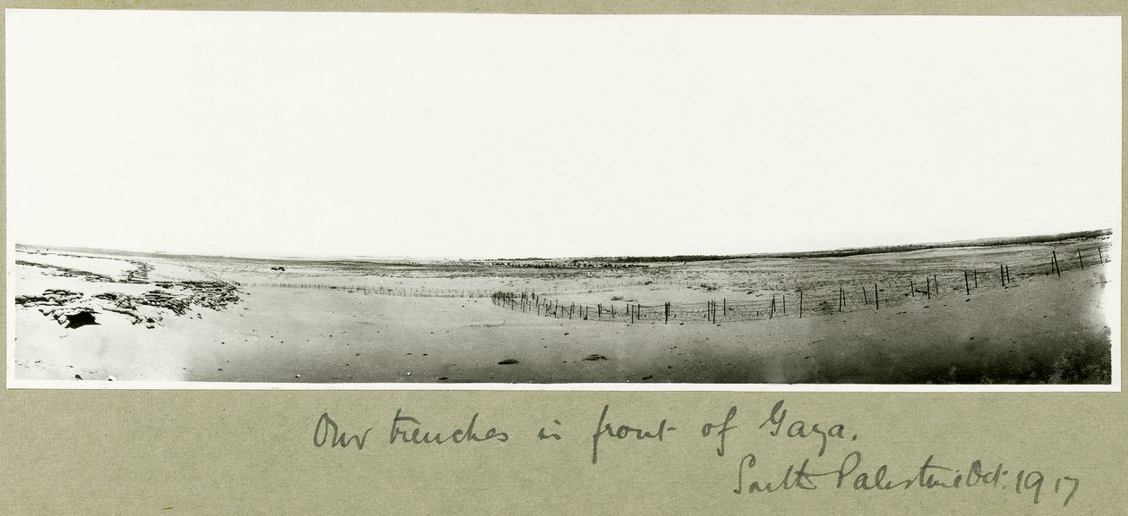Hautamme Gazan edessä, lokakuu 1917 tekijältä Capt. Arthur Rhodes