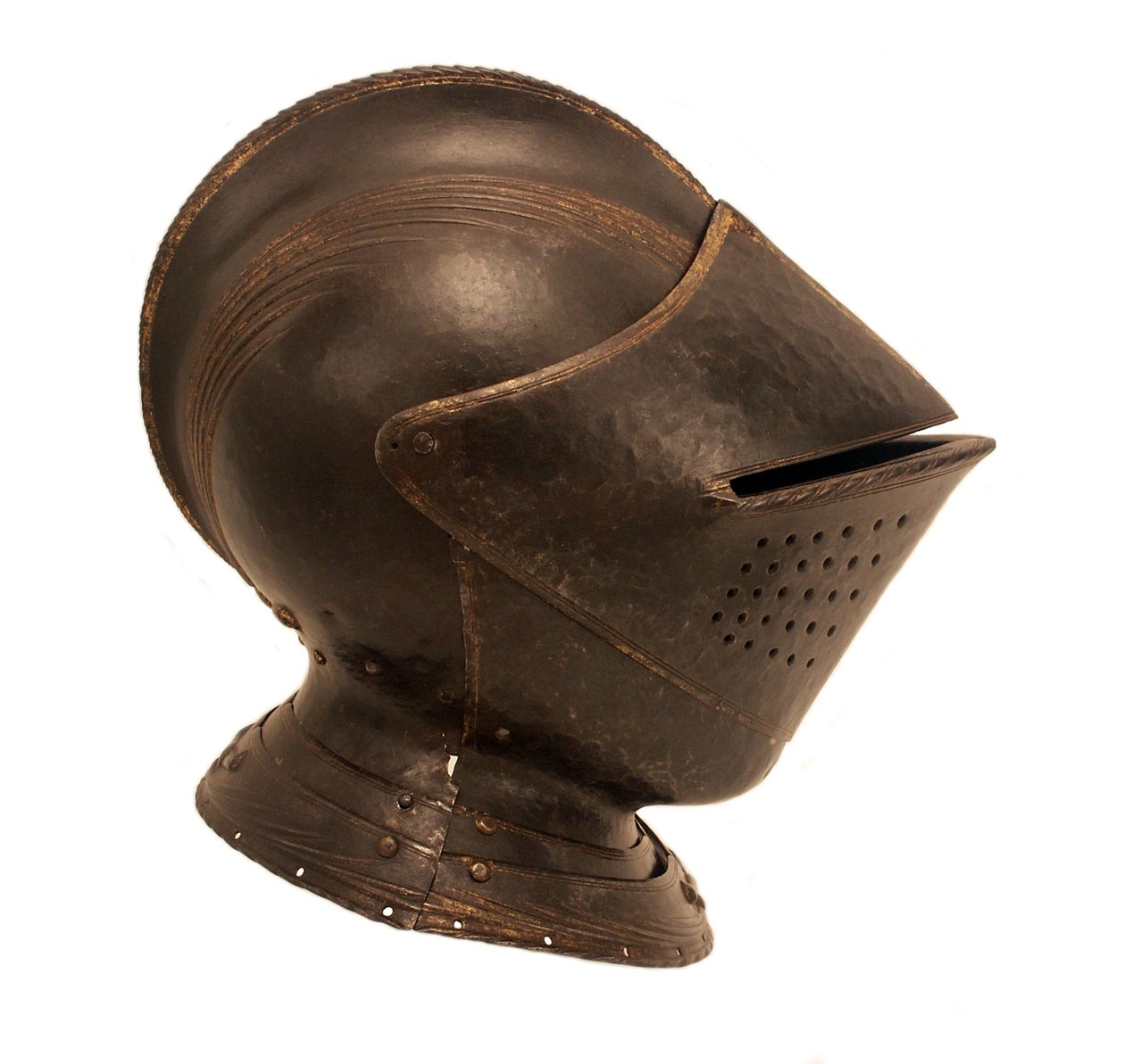 Sulkukypärä kentälle, n. 1535-40 (tulensinistä terästä kullauksella, kohokuviolla ja viillolla koristeltu) tekijältä Caremolo (attr.to) Modrone