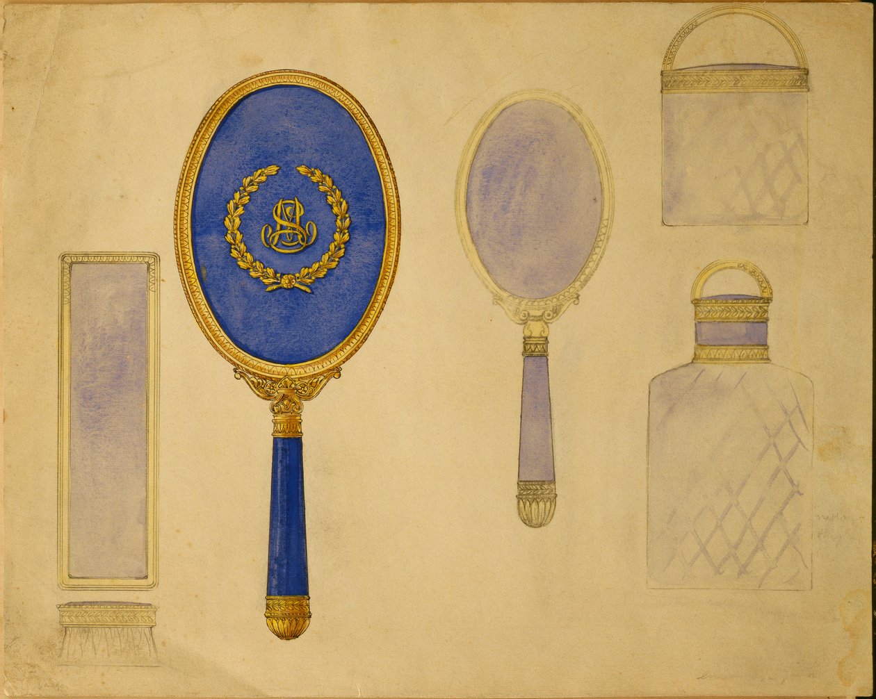 Valikoima Carl Fabergen talon malleja, mukaan lukien soikea käsipeili, pienempi peili ja kaksi asennettua pulloa tekijältä Carl Fabergé