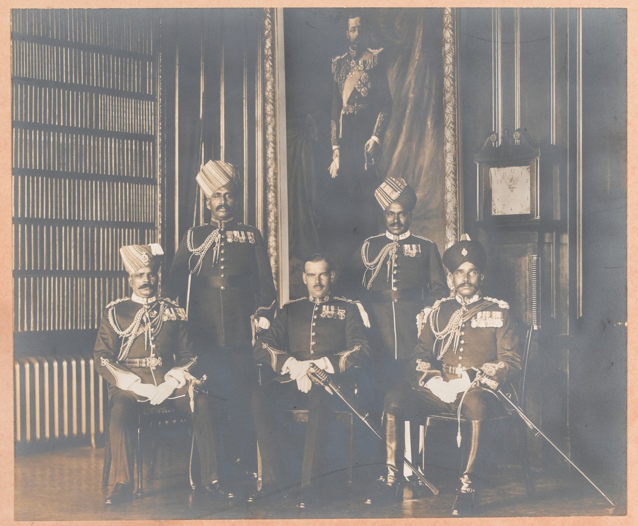 Intian ja Britannian kuninkaan intialaiset järjestysupseerit tekijältä Carl Vandyk
