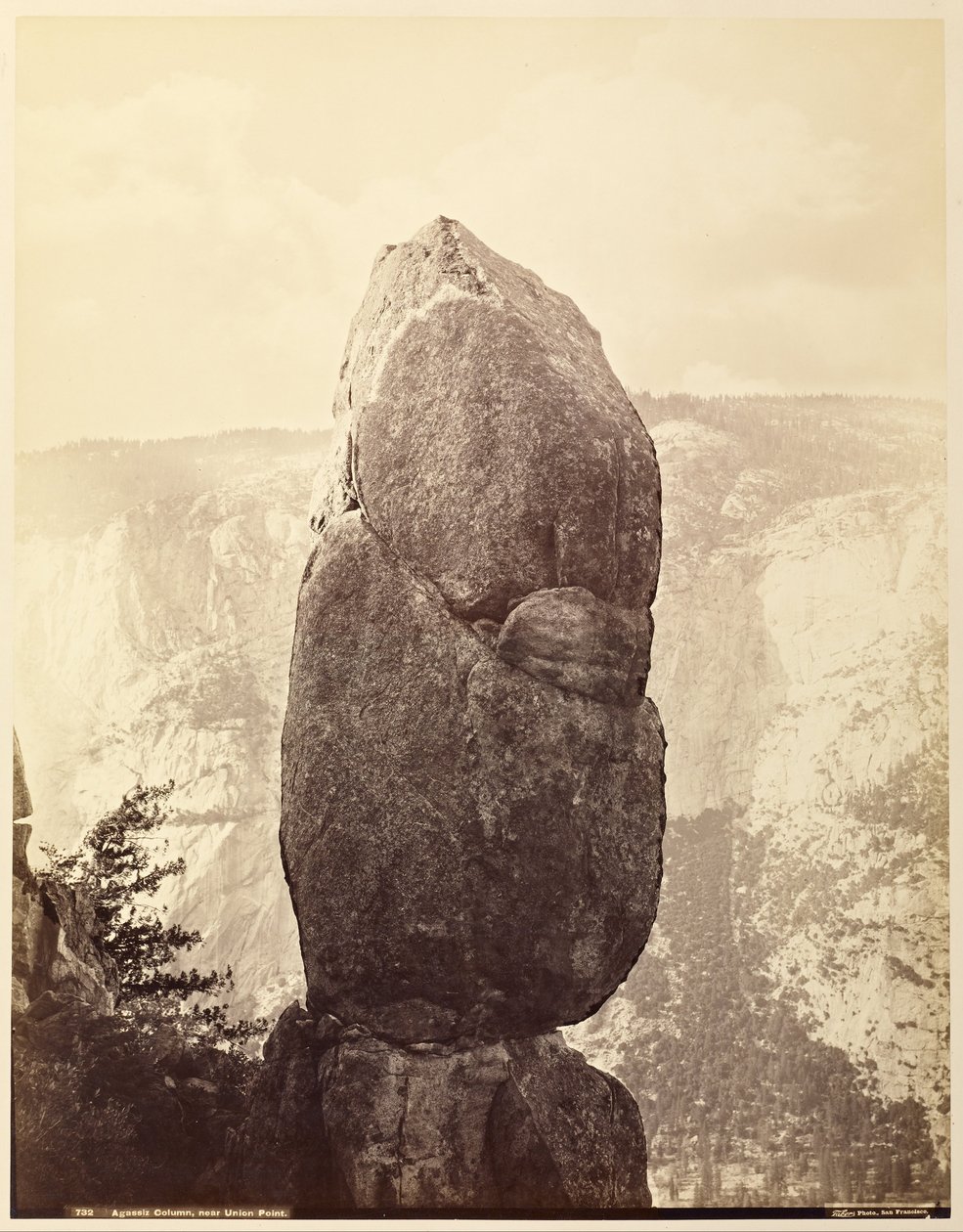 Agassizin pylväs, lähellä Union Pointia tekijältä Carleton E. Watkins