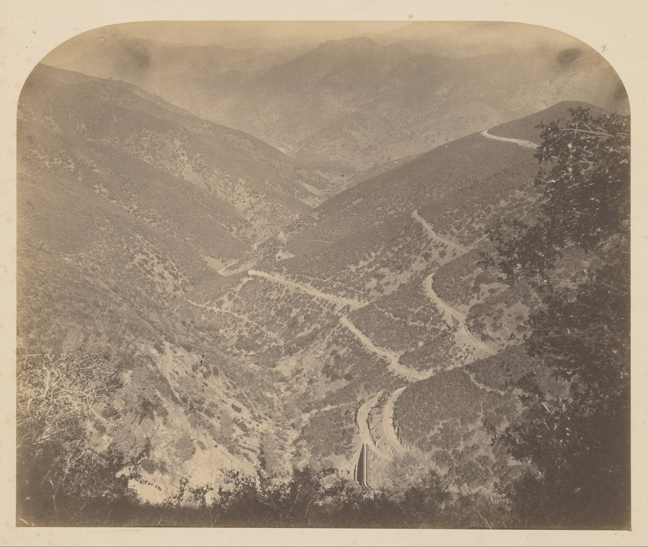 Hells Hollow tekijältä Carleton E. Watkins