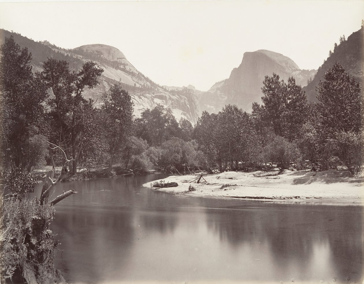 North and South Dome, Yosemite, n. 1872, painettu n. 1876. tekijältä Carleton E. Watkins.