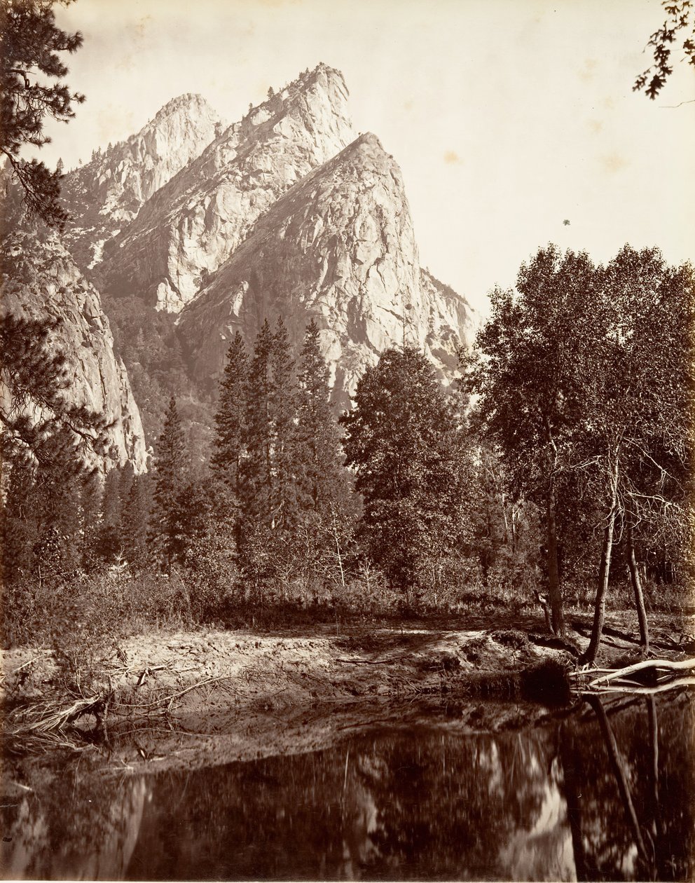 Kolme veljestä, Yosemite, n. 1872, painettu n. 1876. tekijältä Carleton E. Watkins.