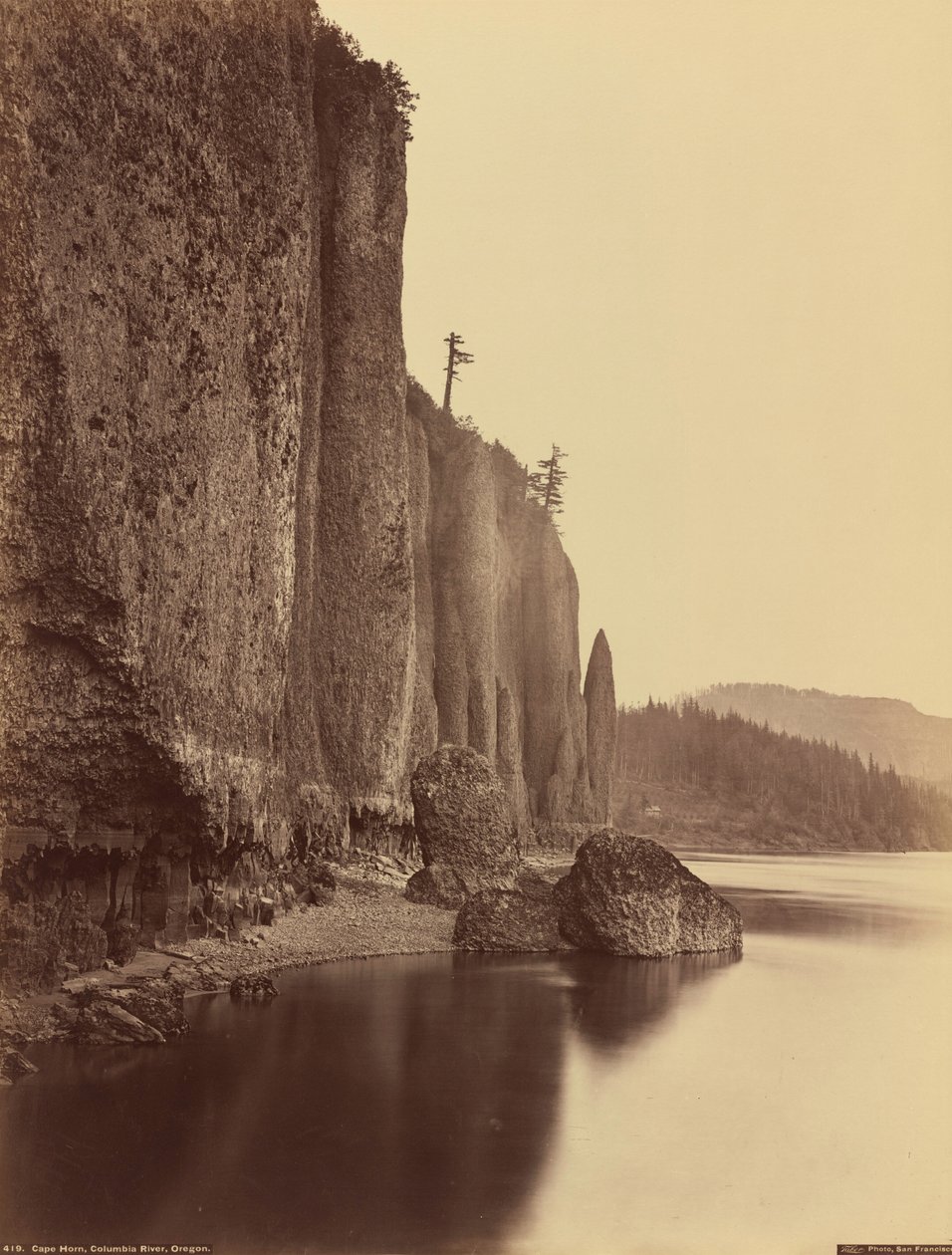 Cape Horn, Columbia River, Oregon,1867 (kuva) tekijältä Carleton Emmons Watkins