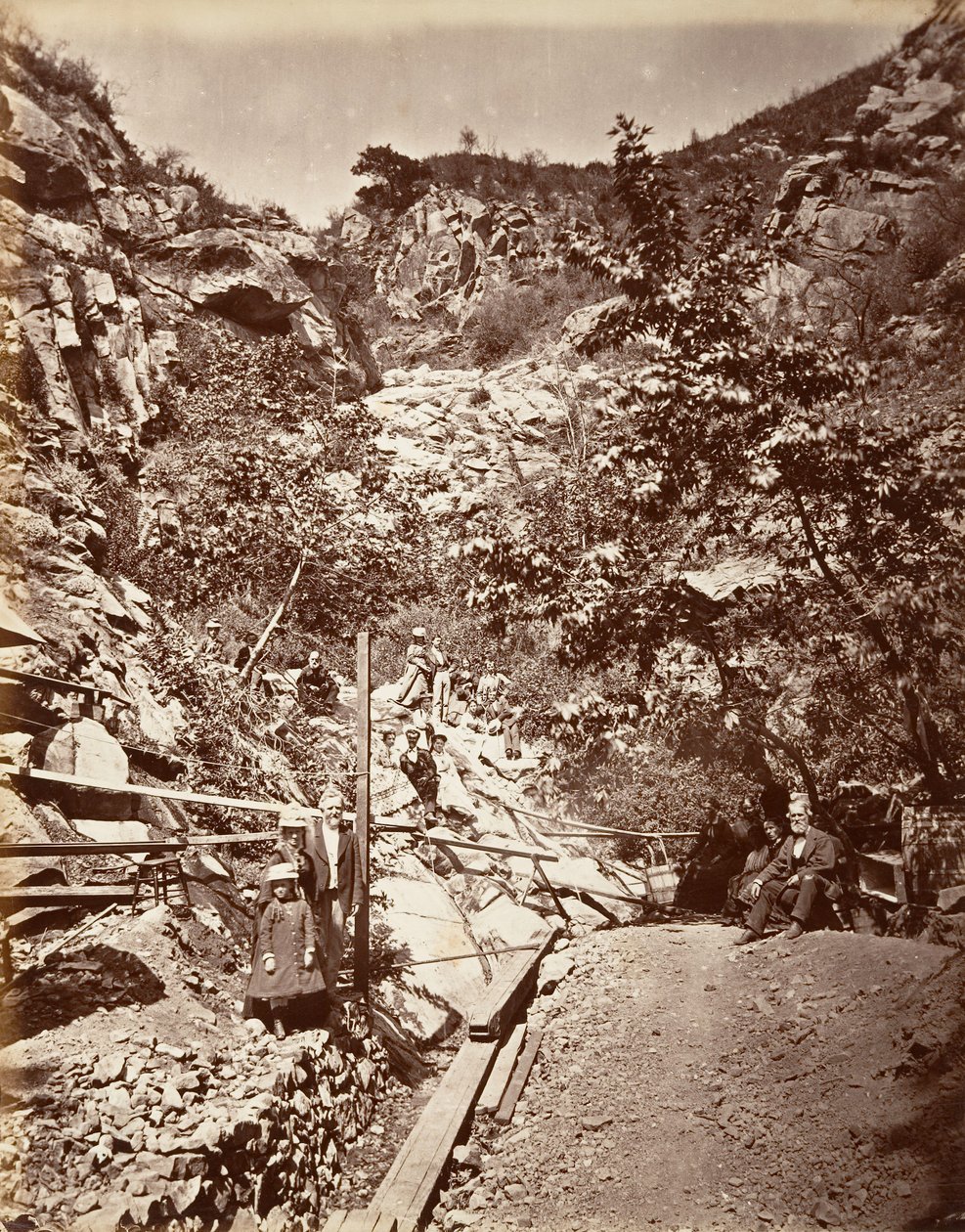 Hot Sulphur Springs, Santa Barbara, 1876, painettu n. 1876. tekijältä Carleton Emmons Watkins