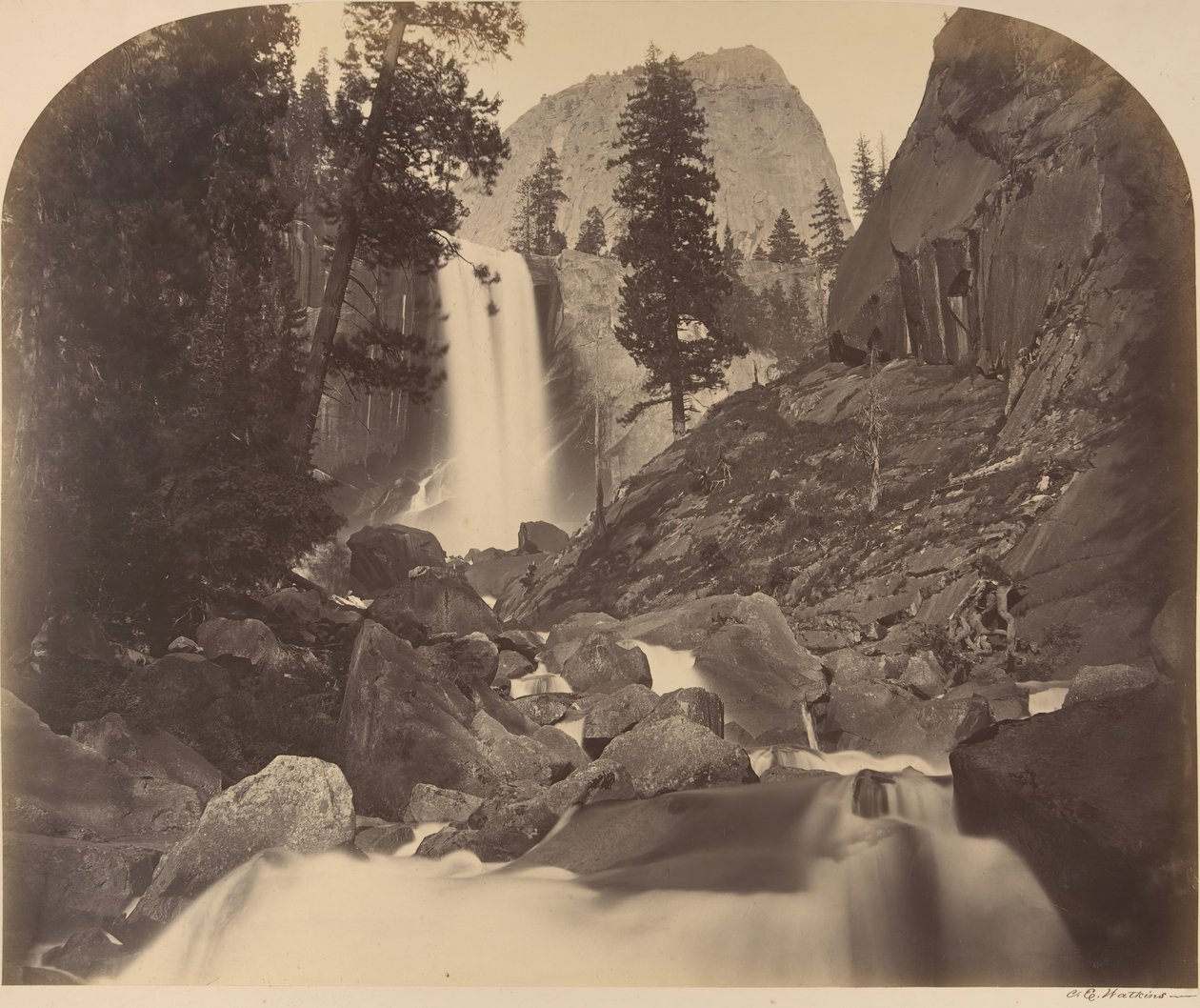 Mt. Broderick in Distant Centre, Piroyac, Falling Chrystals, Kevät Fall, 1861. tekijältä Carleton Emmons Watkins
