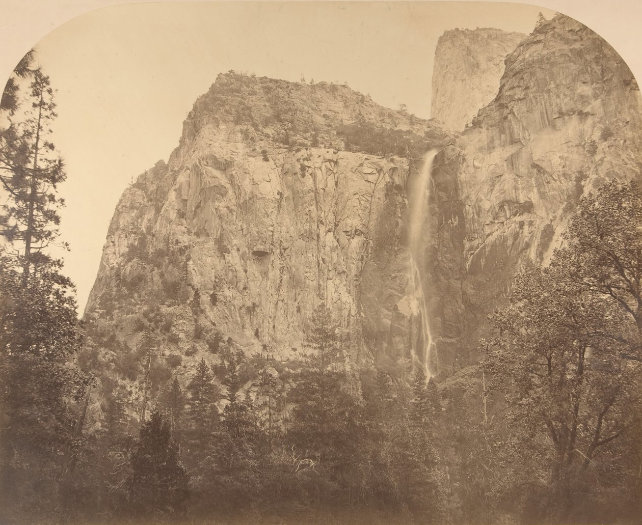 Drive, Bridal Veil, 900 jalkaa, Yosemite, 1861. tekijältä Carleton Emmons Watkins