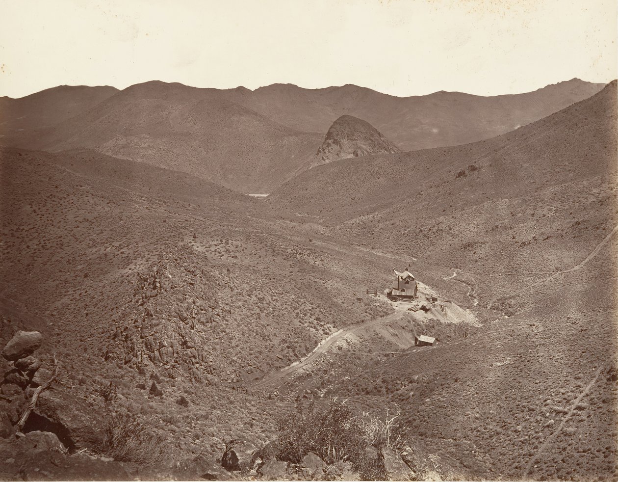 Sutro Tunnel Shaft No. 2, 1875, painettu n. 1876. tekijältä Carleton Emmons Watkins
