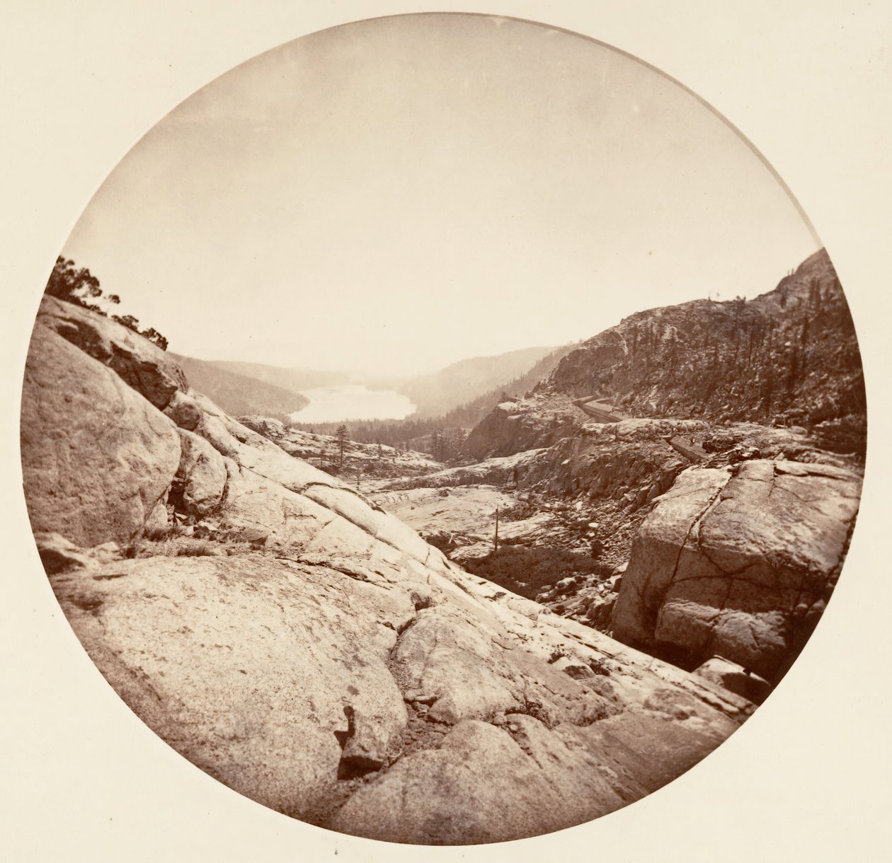[Yosemiten kansallispuisto, Kalifornia], n. 1878. tekijältä Carleton Emmons Watkins