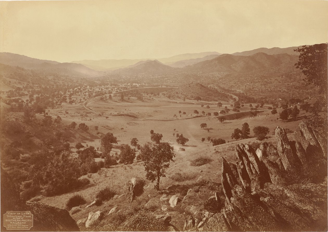 Yleisnäkymä Tehachapin silmukasta, S.P.R.R.R. tekijältä Carleton Watkins