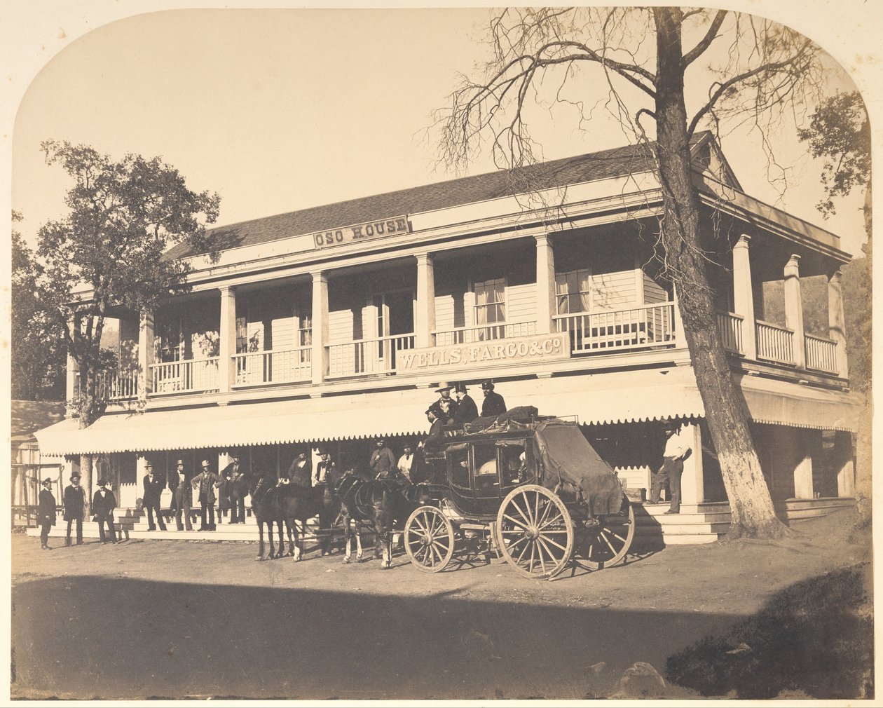 Oso House tekijältä Carleton Watkins