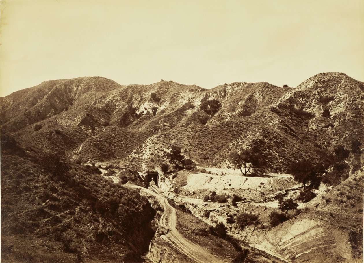 [San Fernandon tunneli, S.P.R.R.] tekijältä Carleton Watkins
