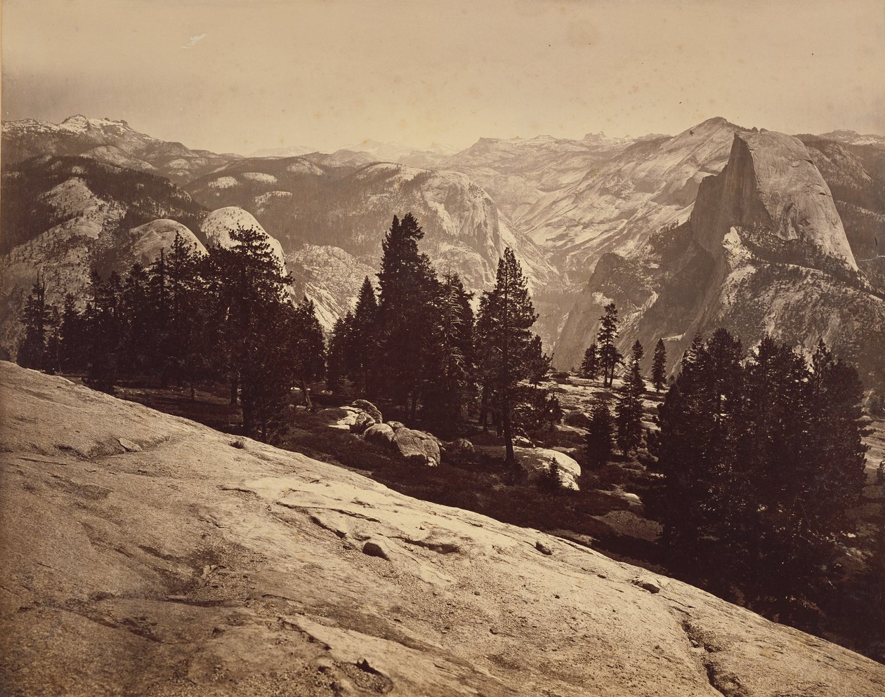 The Domes Sentinel Domelta nähtynä tekijältä Carleton Watkins