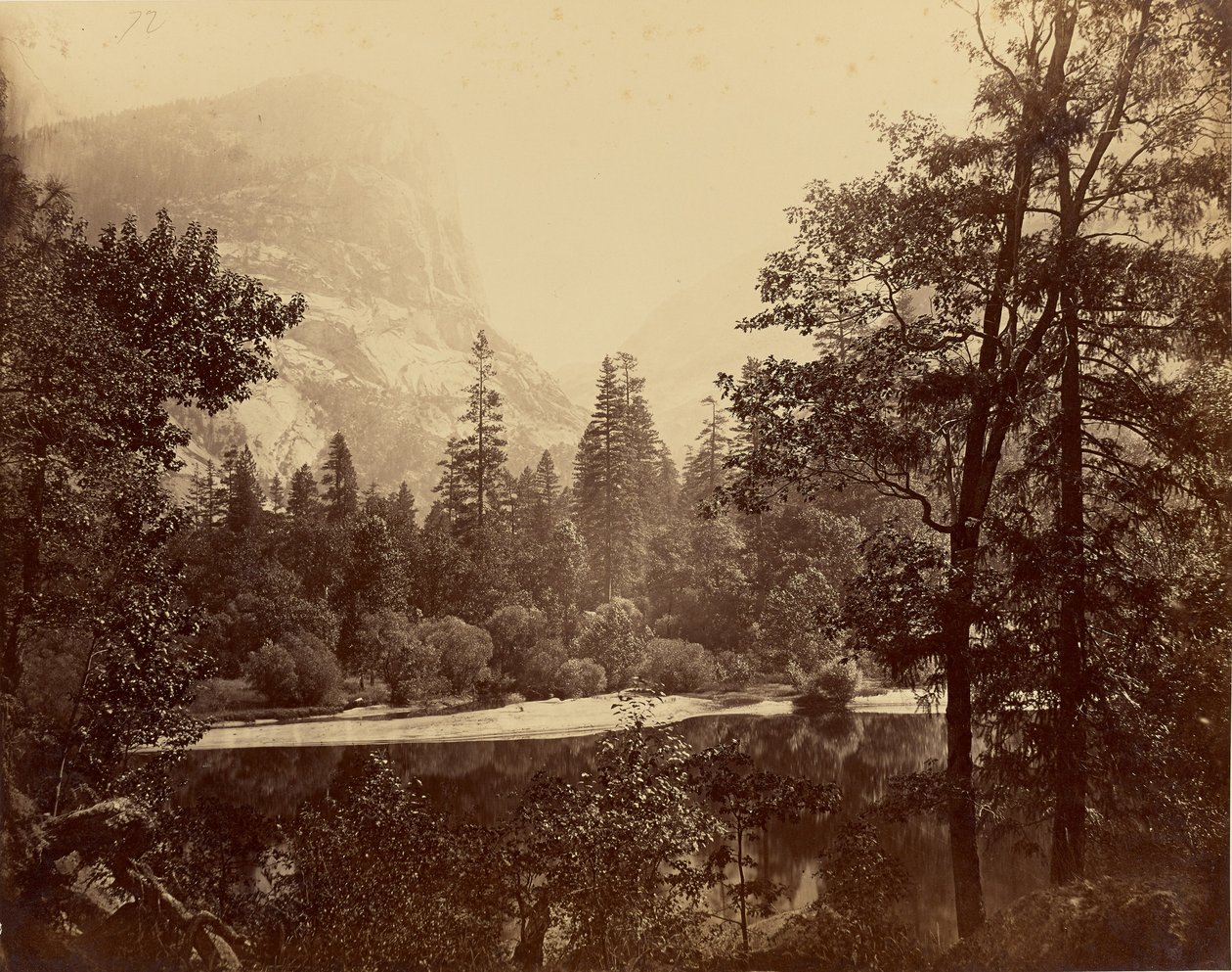 ["Järvi" - Yosemiten laakso] / [Järvenranta] / [Ah-Wi-Yah-järvi, Yosemite] / [Mirror Lake ja Mount Watkins, Yosemite] tekijältä Carleton Watkins