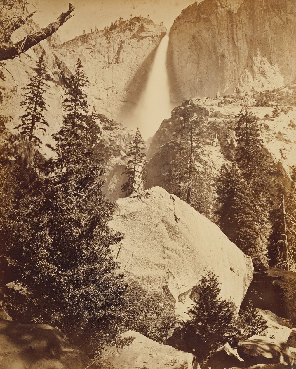 [Ylempi Yosemiten putous, 1600 jalkaa] tekijältä Carleton Watkins