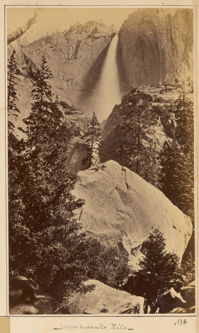 Ylempi Yosemiten putous tekijältä Carleton Watkins