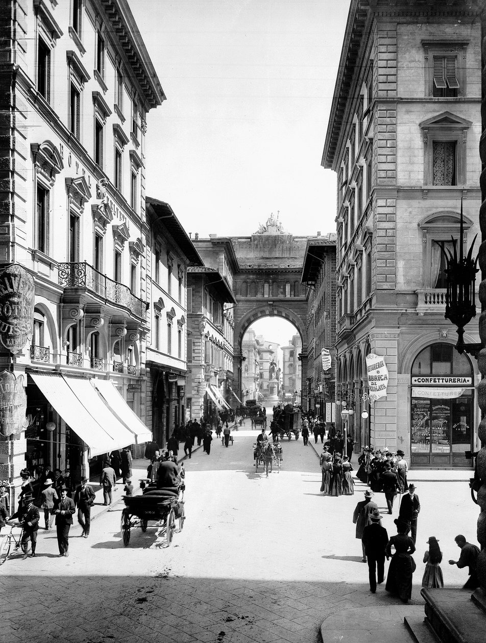 Via Strozzi, Firenze, n. 1890 (m/w valokuva) tekijältä Carlo Brogi