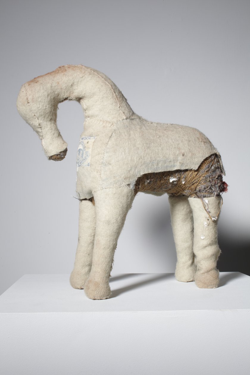 Tyhjä, 2010 (huopa, naru, villahuopa) tekijältä Cathie Pilkington