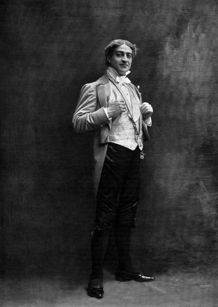 Ranskalainen koomikko Max Dearly (1874-1943) Tourillonina operetissa "Die Fledermaus" (Lepakko) Pariisissa, valokuva Cautin ja Berger ranskalaisesta "Le Theatre" -lehdestä toukokuussa 1904 tekijältä Cautin and Berger