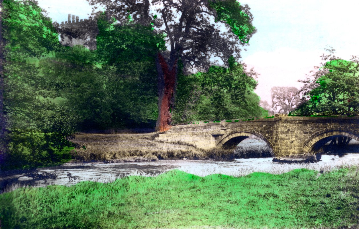 Bridge Haddon Hallin komeassa kodissa, Derbyshiressä, 1926. tekijältä Cavenders Ltd
