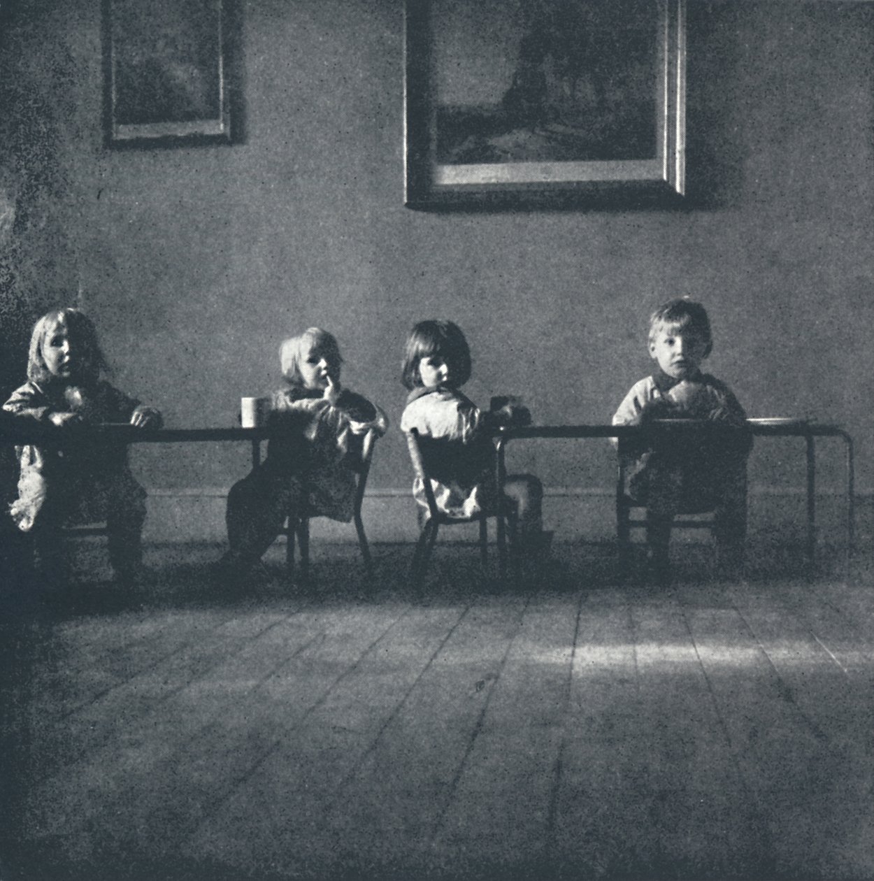 Sisustus istumahahmoilla, 1941 tekijältä Cecil Beaton