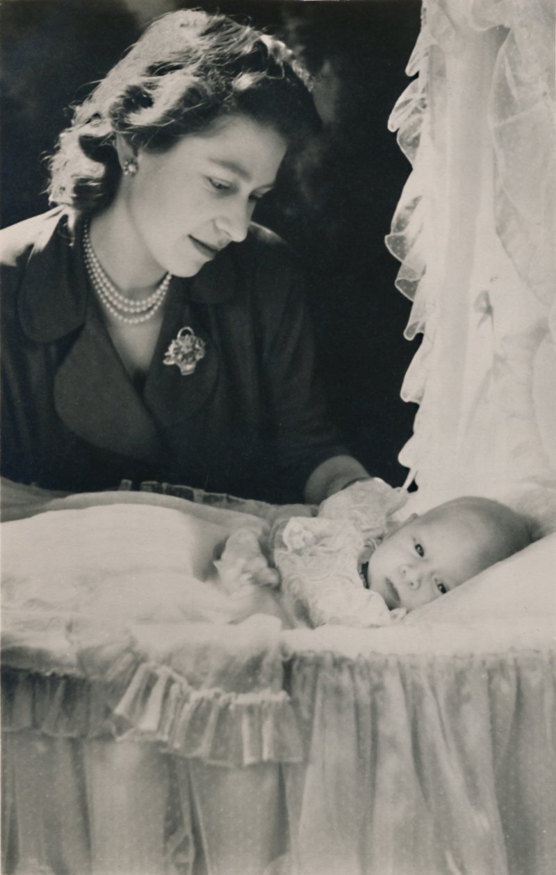 Prinsessa Elizabeth poikalapsensa prinssi Charlesin kanssa, 1948. tekijältä Cecil Beaton