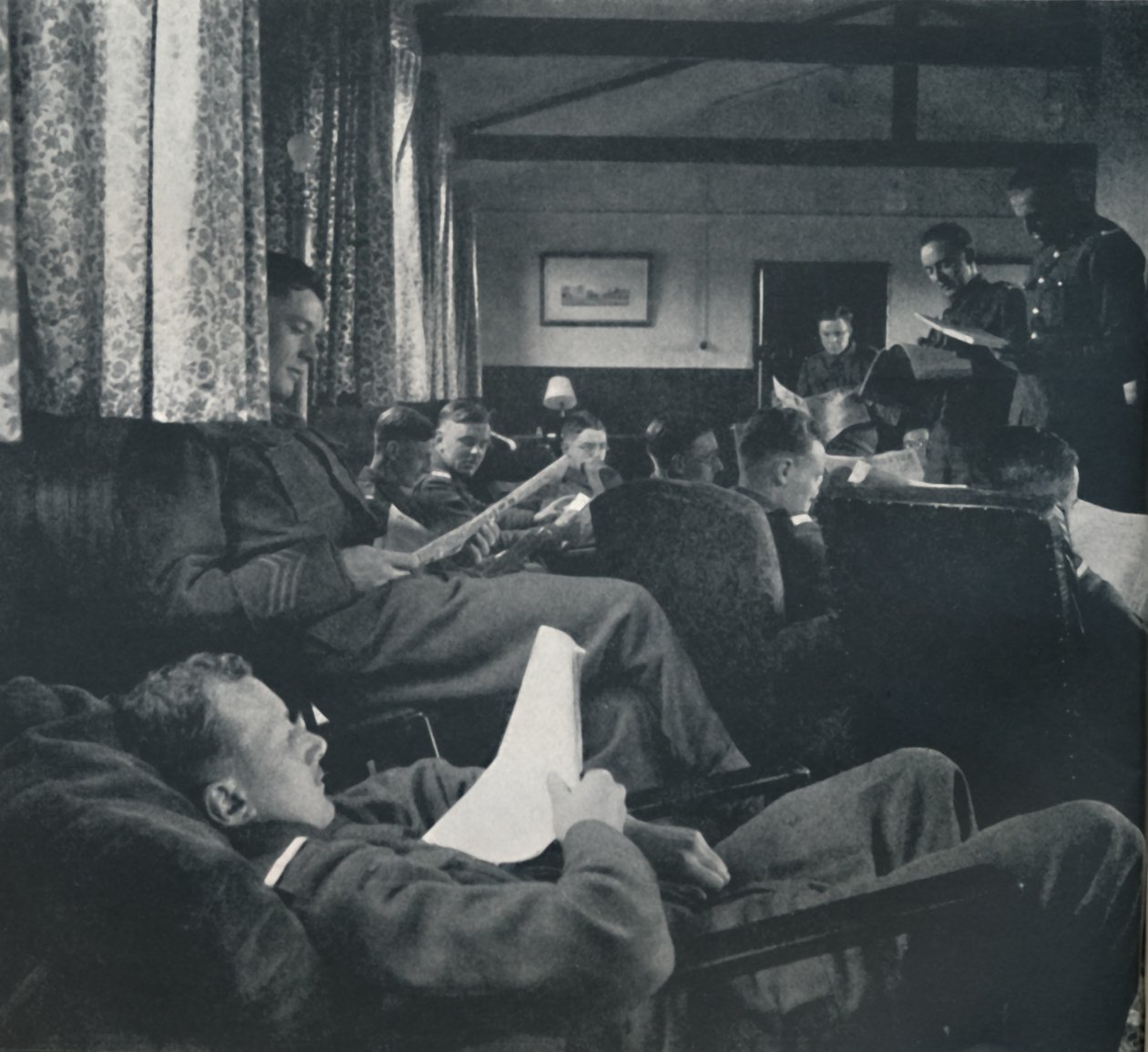 Vakavaa virkistystä, 1941 tekijältä Cecil Beaton
