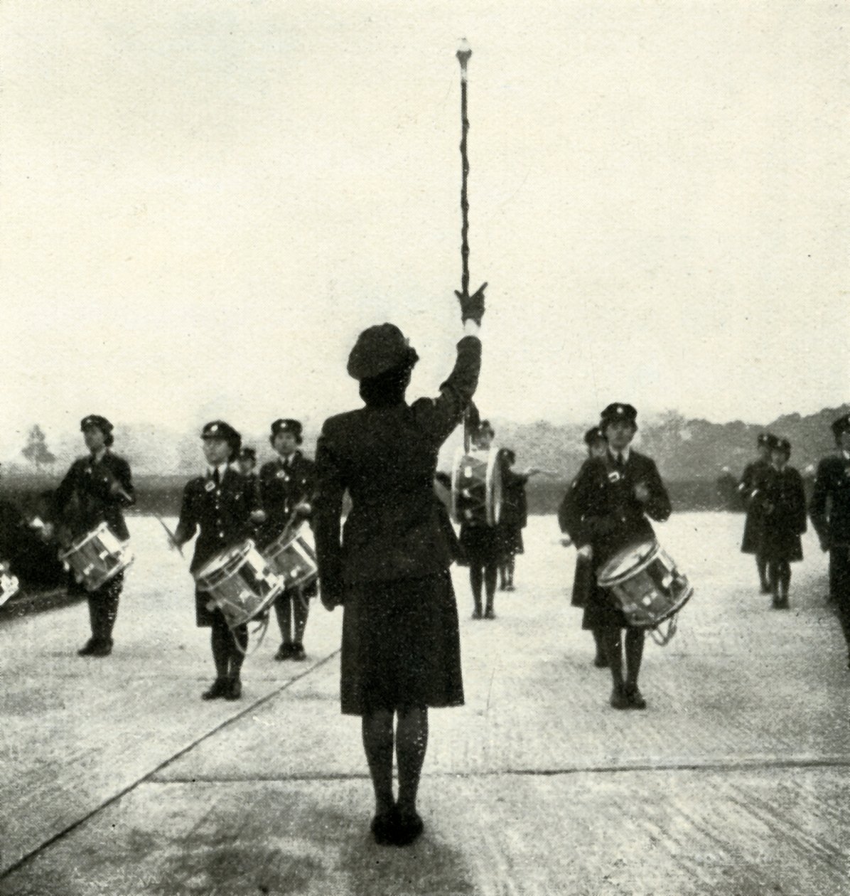 W.A.A.F. Band on Parade, vuodelta 1943. tekijältä Cecil Beaton
